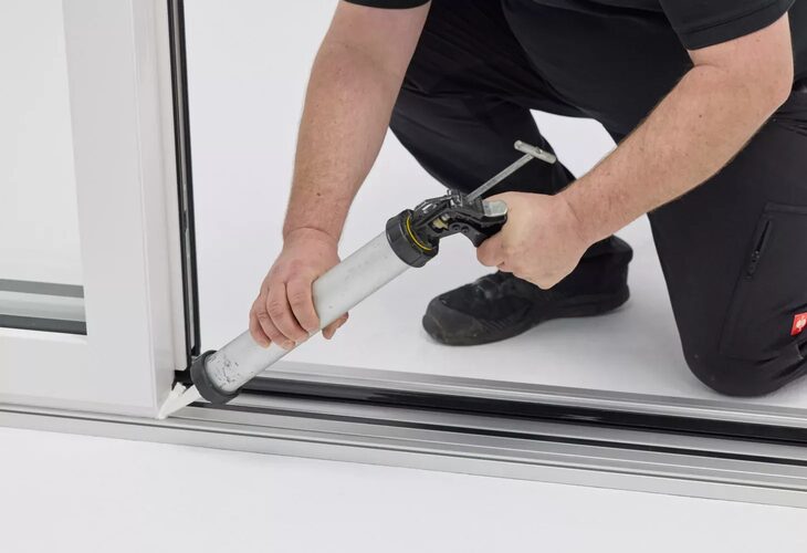 Schmidt 2026 02 26 R5 II6416 aspect ratio 1460 1000 1460x1000 c center